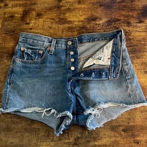 Size 29 Levi shorts.